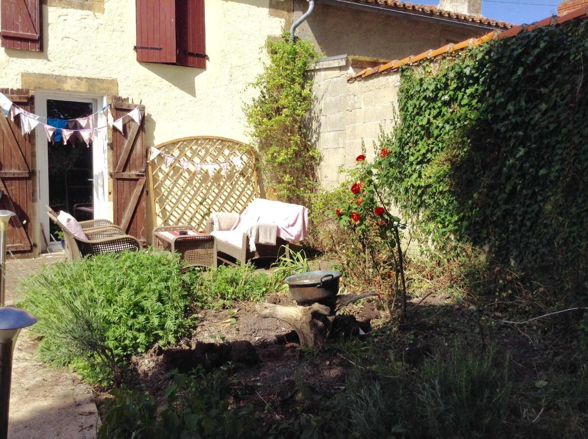 Homestay Arrabella Availles-Limouzine Exterior photo